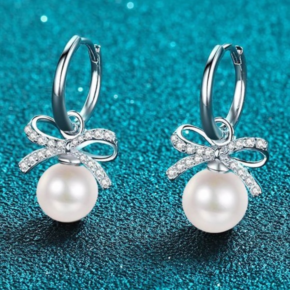 https://dar-go.com/products/moissanite-bow-detail-pearl-drop-earrings - Picture 9 of 11